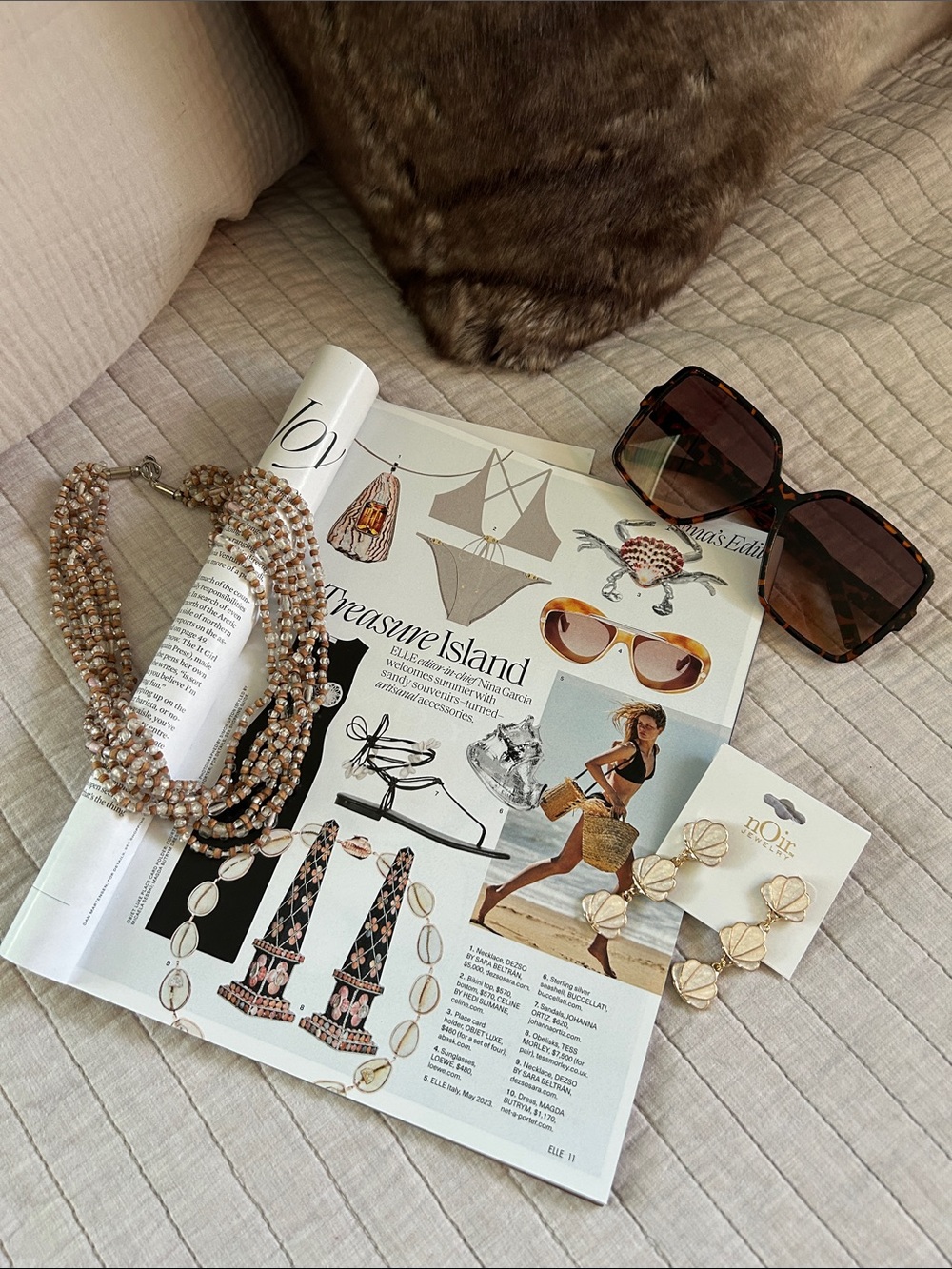Noir gold tone sea shell vacation party dangle earrings NWT coastal beach